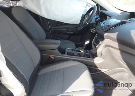 2019 Ford Escape S z USA, uszkodzony, nr VIN 1FMCU0F7XKUB36441